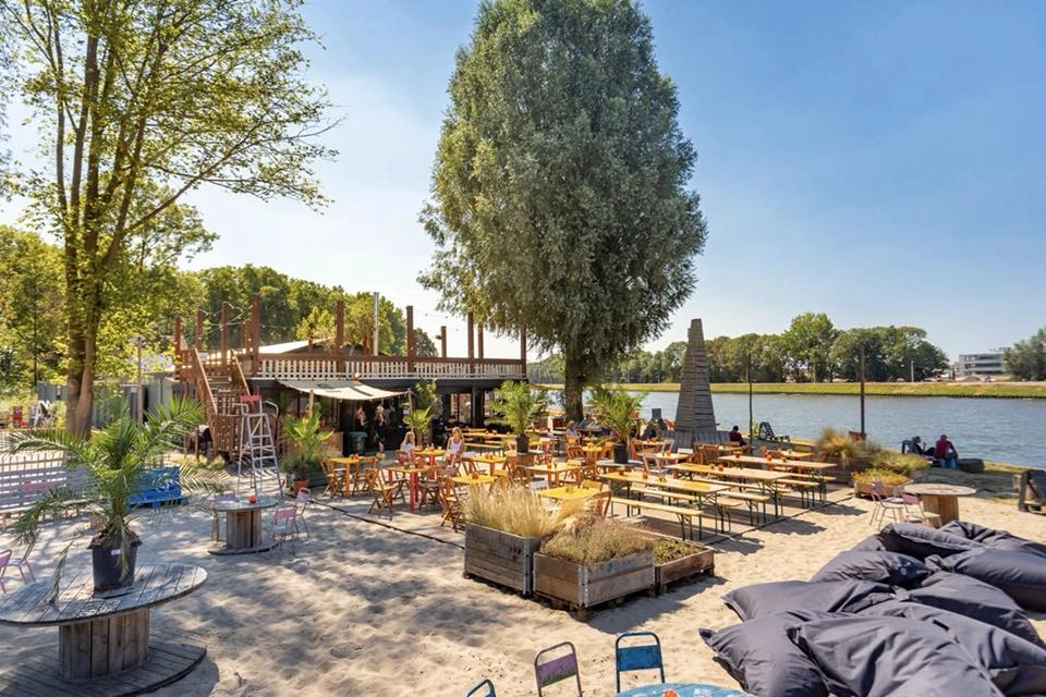 SOIA Urban Beach